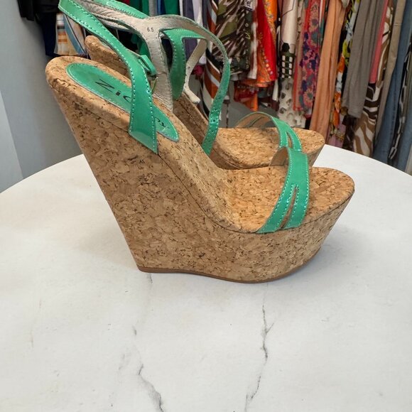 ZiGiny Mint Green Wedge Sandal - Picture 1 of 3